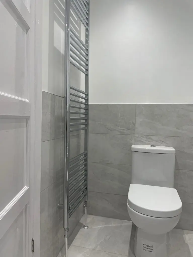 Chrome towel rail