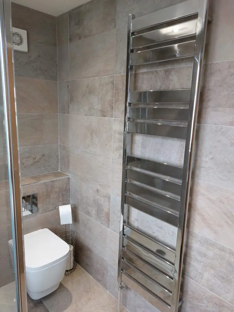 Chrome towel rail