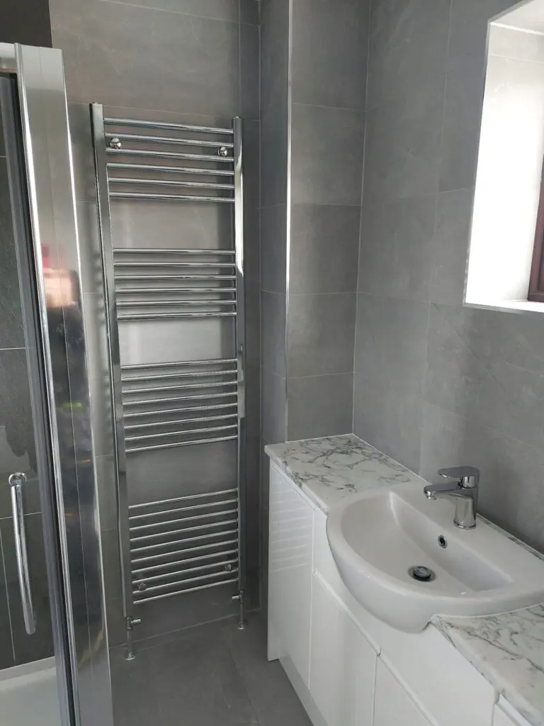 Chrome towel rail