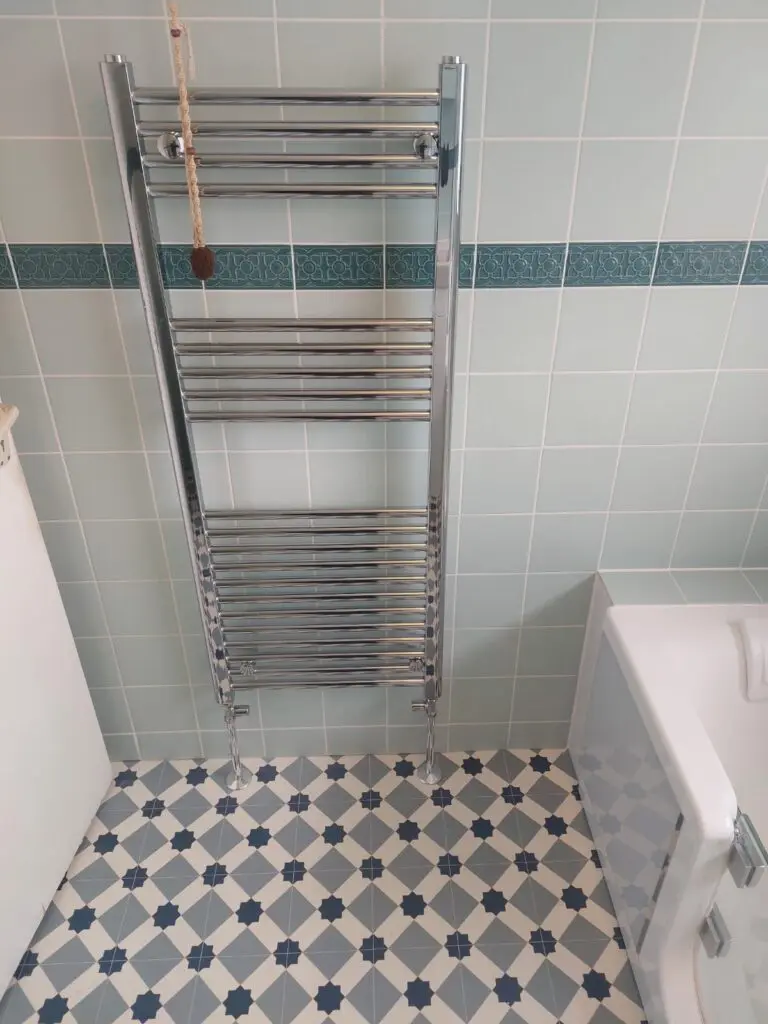 Chrome towel rail