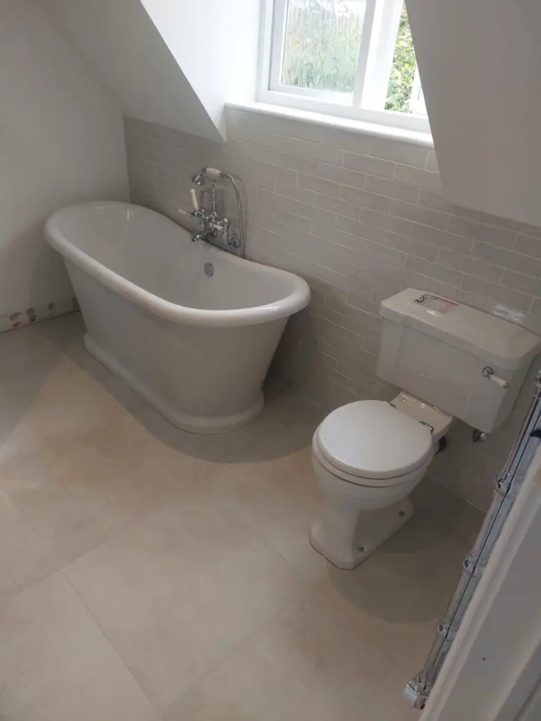 Free standing bath