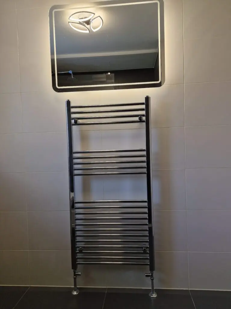 Chrome towel rail