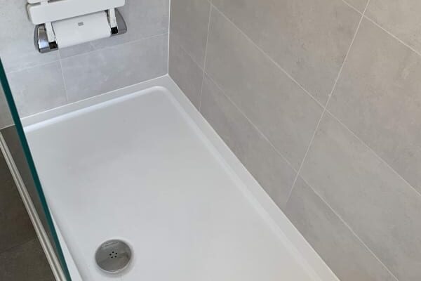 Bath tub with Seat Installed