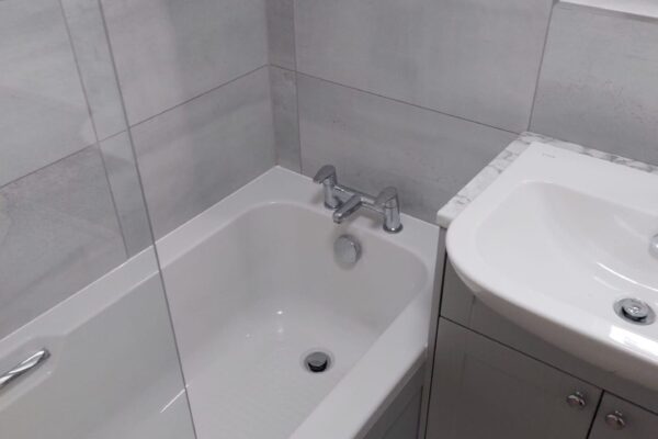 Atlanta Bathroom Furniture with Eastbrook bath