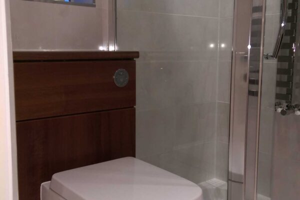Atlanta Bathroom Furniture and Lakes shower