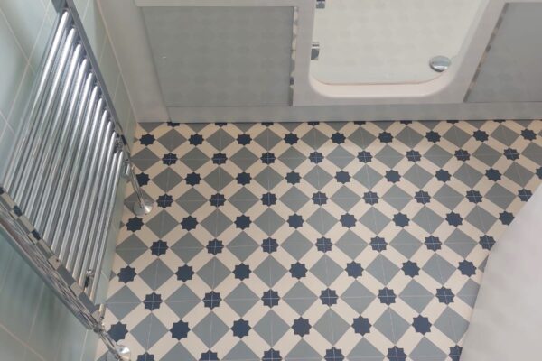 Bathroom with access bath. Fully tiled bathroom