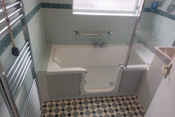 Walk-in bath