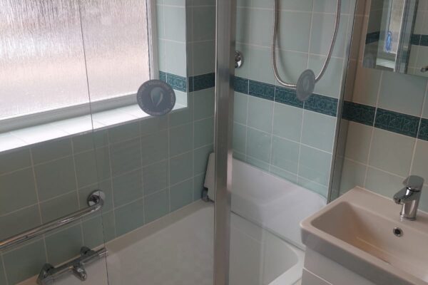 Walk-in bath