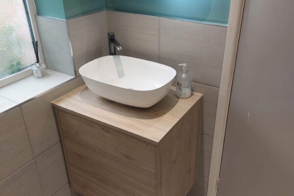 Basin bowl on wall unit