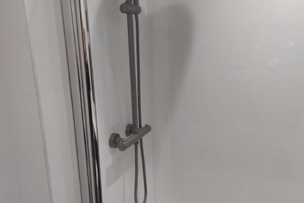 Aqulla Drench Shower in Gun metal