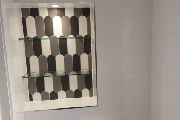 Recessed shelfs in shower room